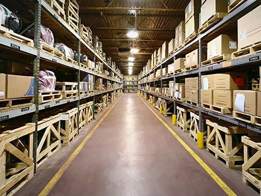 Immagine 4 di Locale commerciale in vendita  in Viale Santa Panagia 232 a Siracusa