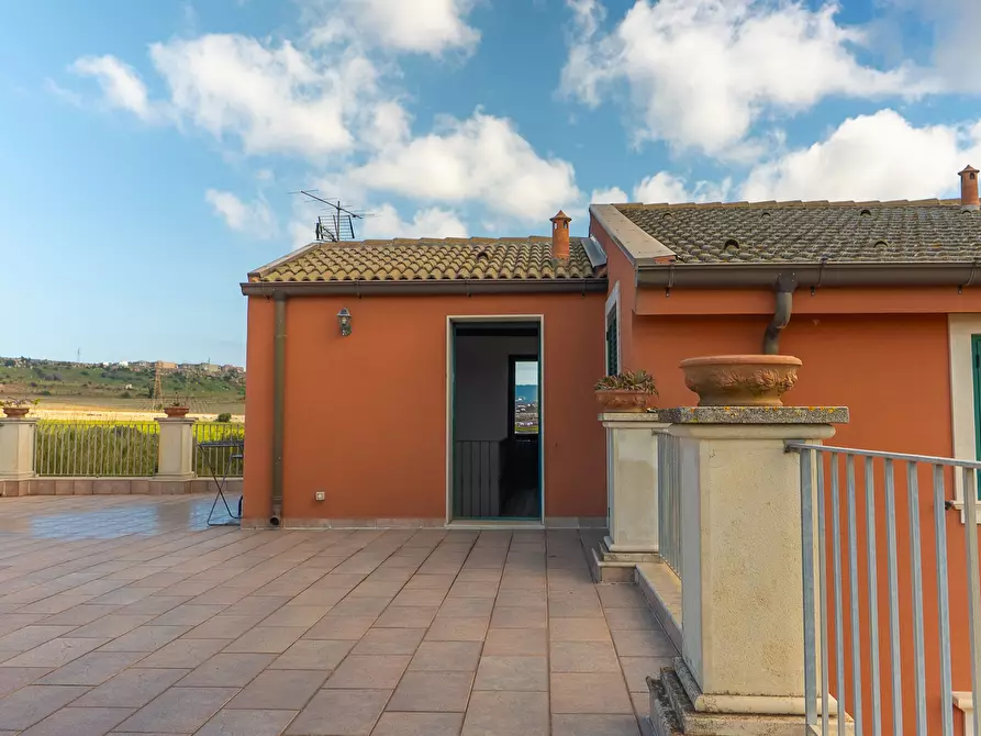 Immagine 58 di Villa in vendita  in Via Priamo 10 a Siracusa