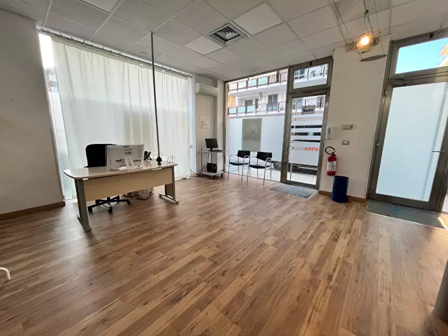 Immagine 13 di Locale commerciale in vendita  a Siracusa