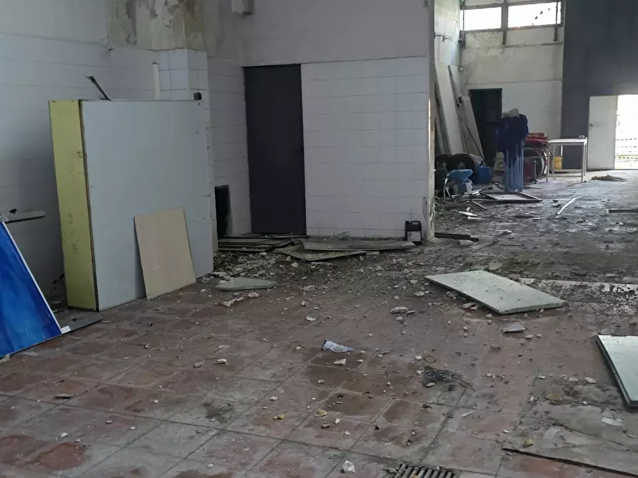 Immagine 4 di Capannone industriale in vendita  in SS115 77 a Siracusa