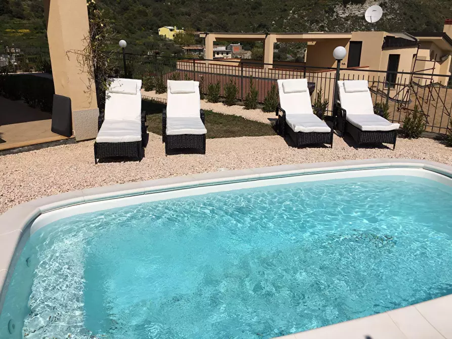 Immagine 45 di Villa in vendita  in Via Roma 21 a Taormina