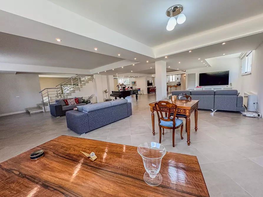 Immagine 36 di Villa in vendita  a Siracusa