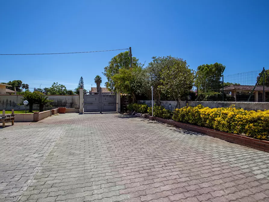 Immagine 23 di Villa in vendita  in Via Costa del Sole 37 a Siracusa