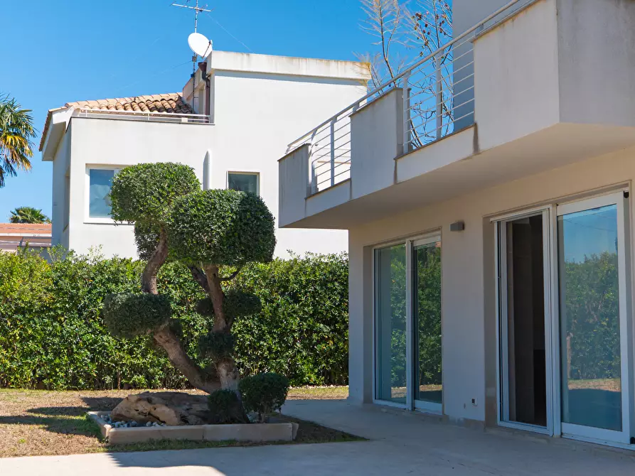Immagine 2 di Villa in vendita  in Via dell'Airone 3 a Siracusa
