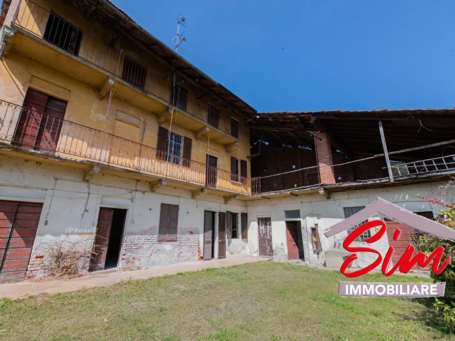 Immagine 4 di Rustico / casale in vendita  in Via Roma sn a Fara Novarese