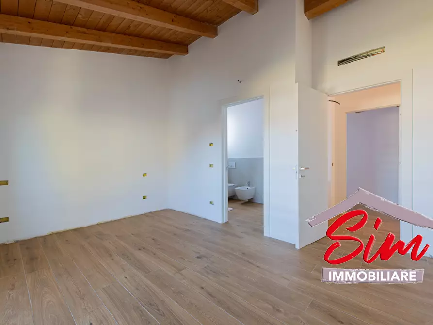 Immagine 26 di Villa in vendita  in Viale Roma sn a Casaleggio Novara