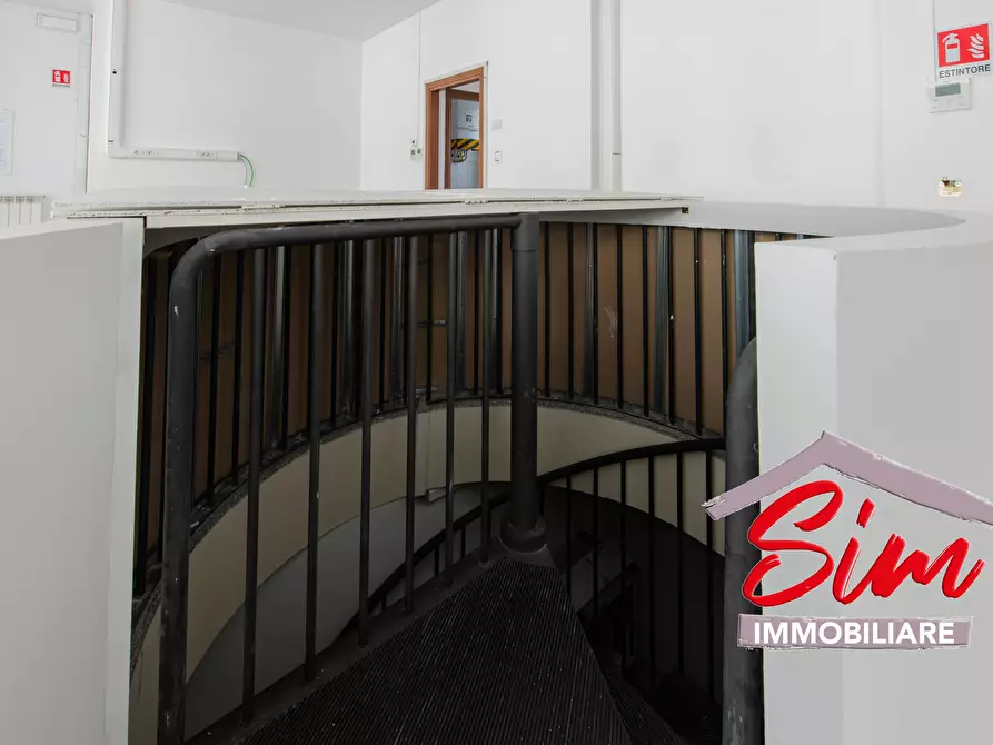 Immagine 9 di Ufficio in vendita  in Viale Dante Alighieri sn a Novara