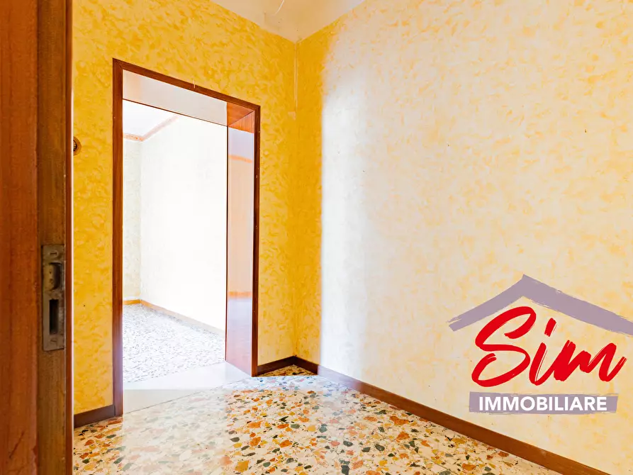 Immagine 15 di Quadrilocale in affitto  in Corso Cavour snc a Trino Vercellese