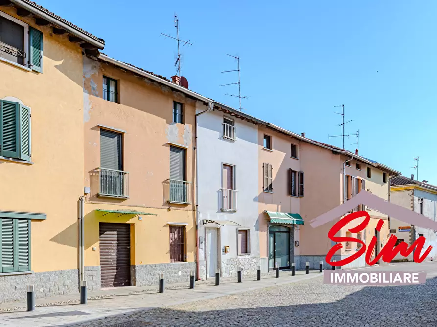 Immagine 1 di Terratetto in vendita  in Via Roma 6-16 a Caltignaga