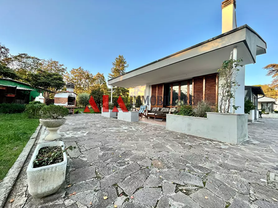 Immagine 2 di Villa in vendita  in Via Vittorio Veneto a Pontedera