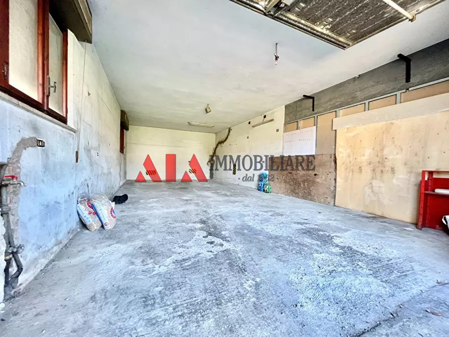 Immagine 22 di Villa in vendita  in Via del Popolo a Pontedera