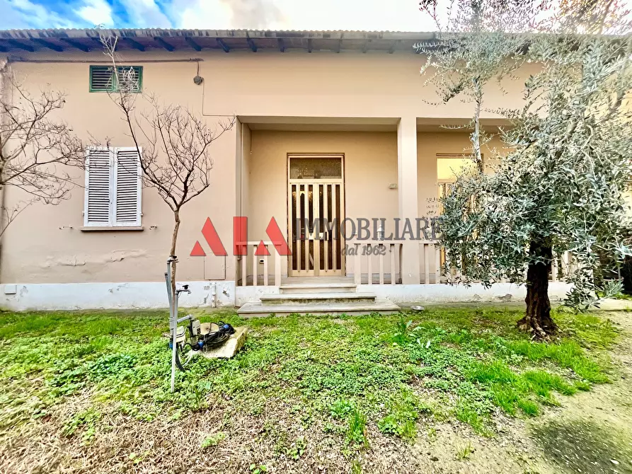 Immagine 25 di Villa in vendita  in Via Fabio Filzi a Pontedera