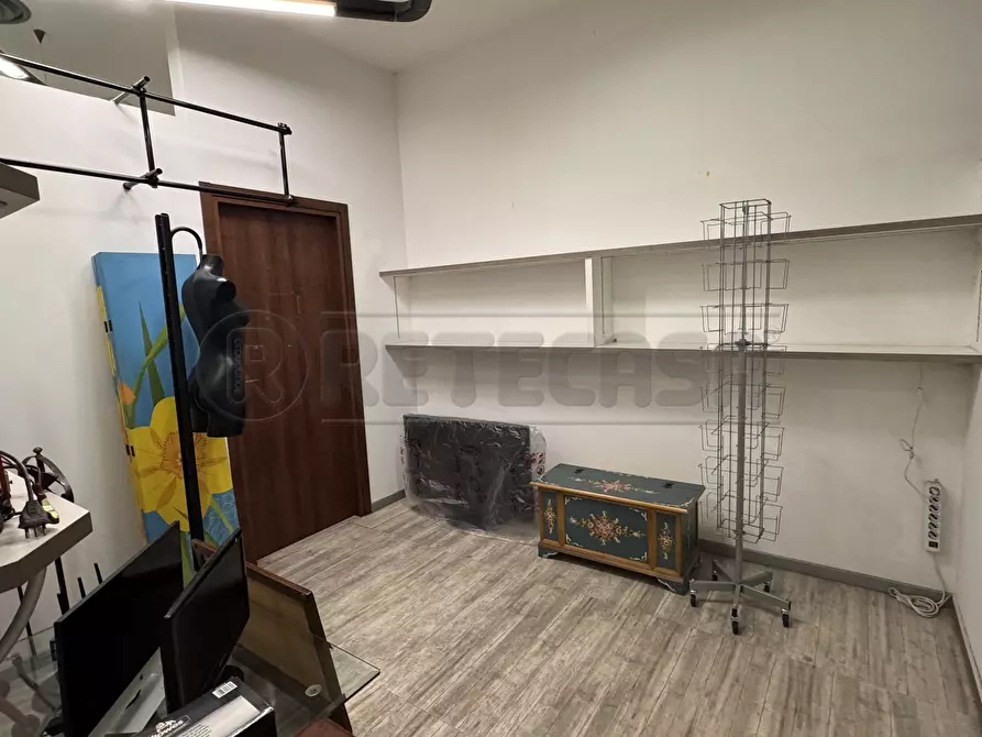 Immagine 6 di Locale commerciale in vendita  a Venezia