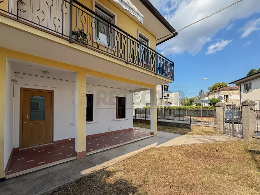Immagine 1 di Appartamento in vendita  in Via Brenta a Creazzo