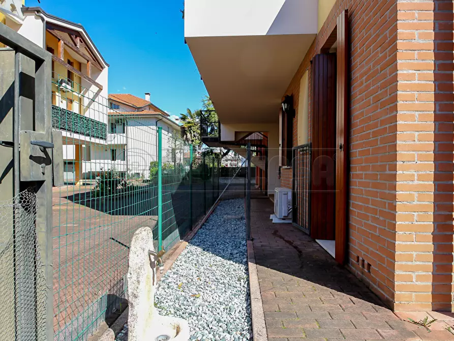 Immagine 15 di Bilocale in vendita  in Via Rocco Chinnici 23 a Bolzano Vicentino