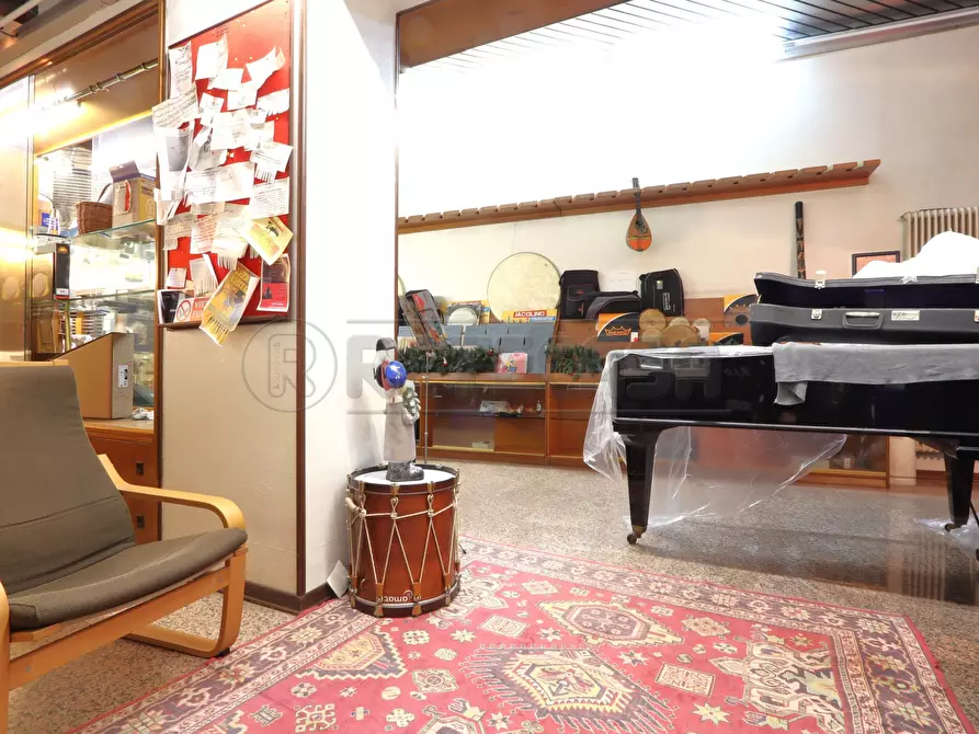 Immagine 13 di Locale commerciale in vendita  in Contrà S.S.Apostoli 35 a Vicenza