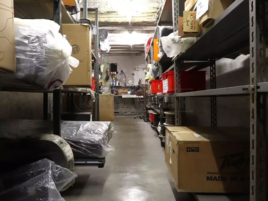 Immagine 20 di Locale commerciale in vendita  in Contrà S.S.Apostoli 35 a Vicenza