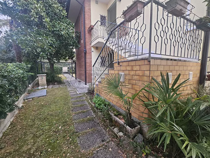 Immagine 5 di Trilocale in vendita  a Bardolino