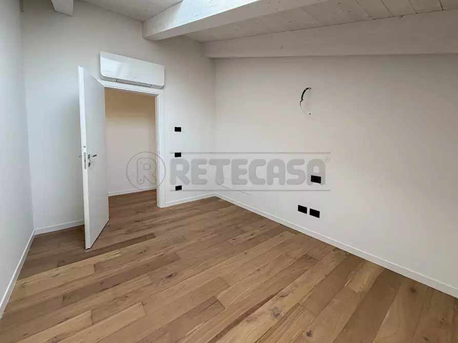 Immagine 25 di Attico in vendita  in Via F. Magellano a Creazzo