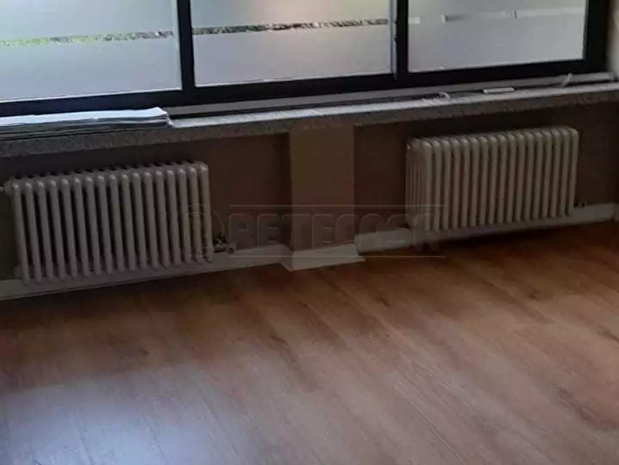 Immagine 5 di Ufficio in vendita  a Seriate