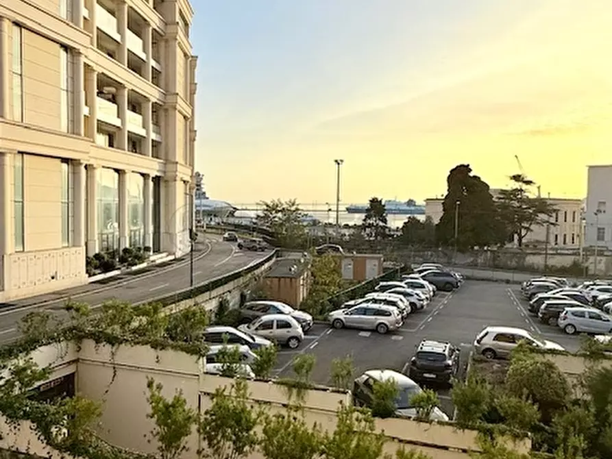 Immagine 28 di Trilocale in vendita  in Via Sandro Pertini 1 a Salerno