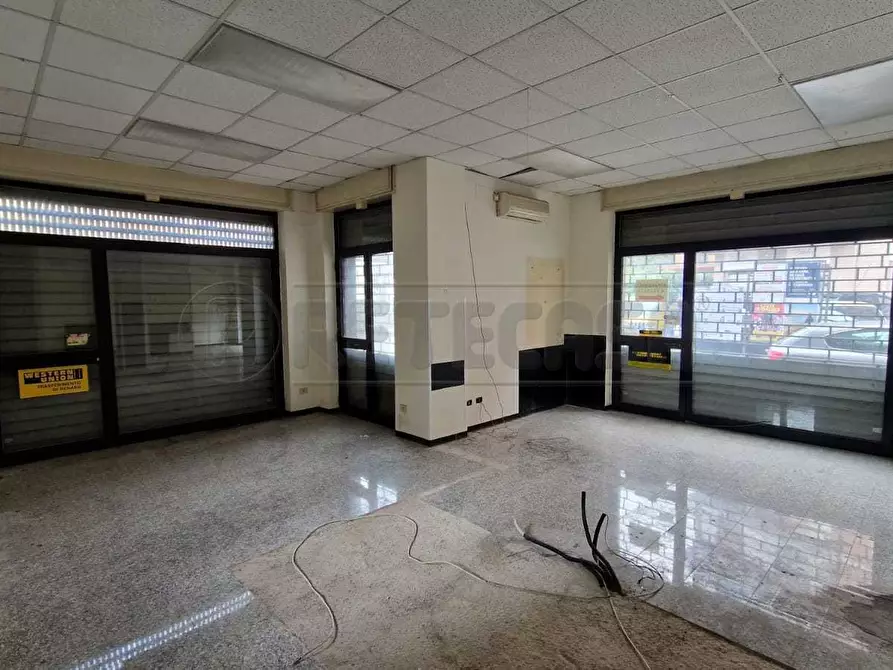 Immagine 2 di Locale commerciale in affitto  a Mercato San Severino