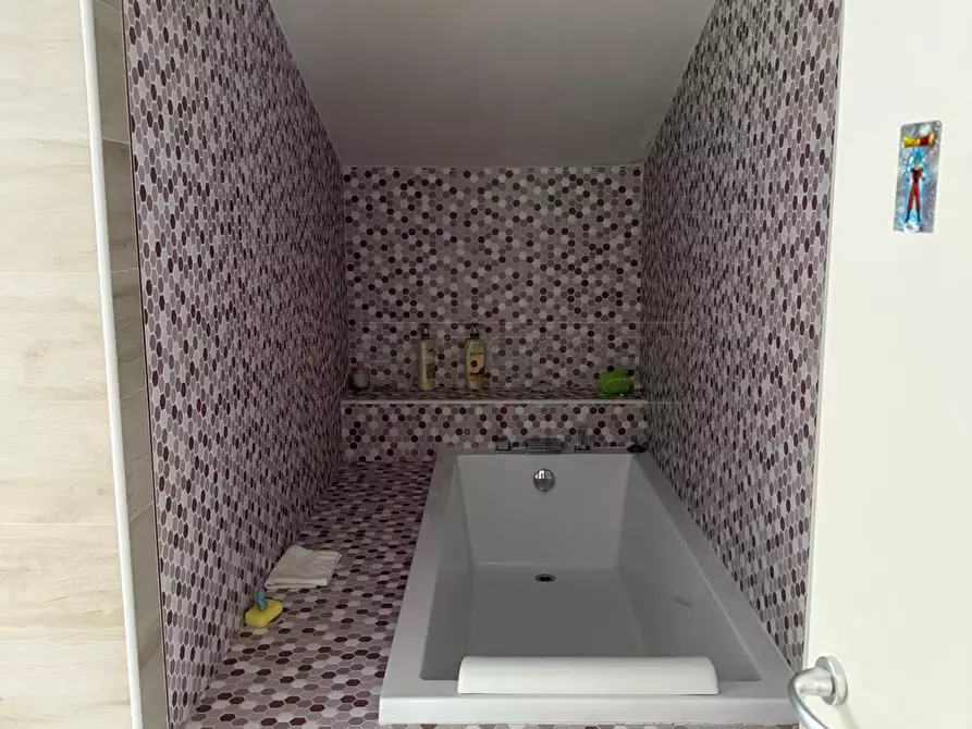 Immagine 17 di Casa bifamiliare in vendita  in Via Giulio Cesare 2 a Desenzano Del Garda