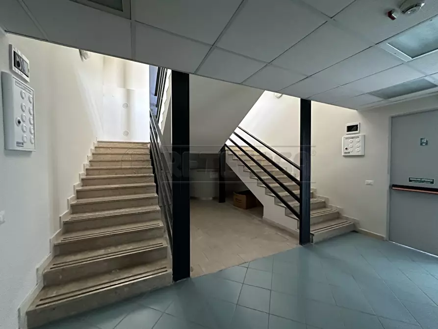 Immagine 27 di Locale commerciale in vendita  a Mazara Del Vallo