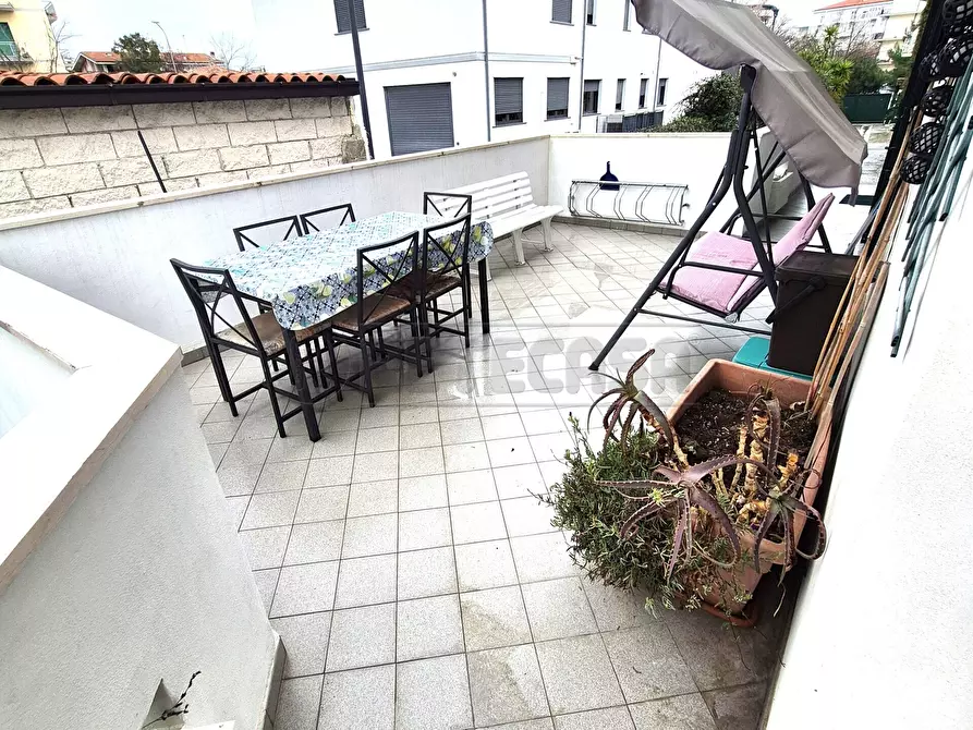 Immagine 23 di Trilocale in affitto  a Pescara