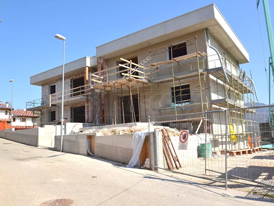 Immagine 15 di Appartamento in vendita  in Via Priara Castello snc a Valdagno