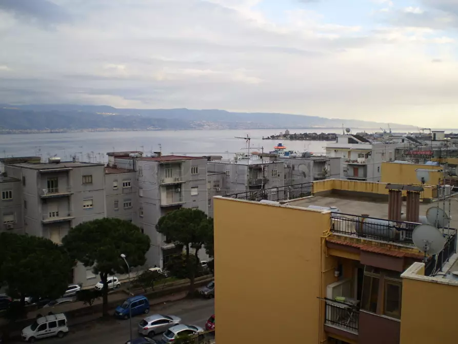 Immagine 8 di Quadrilocale in affitto  in viale regina elena 125 a Messina