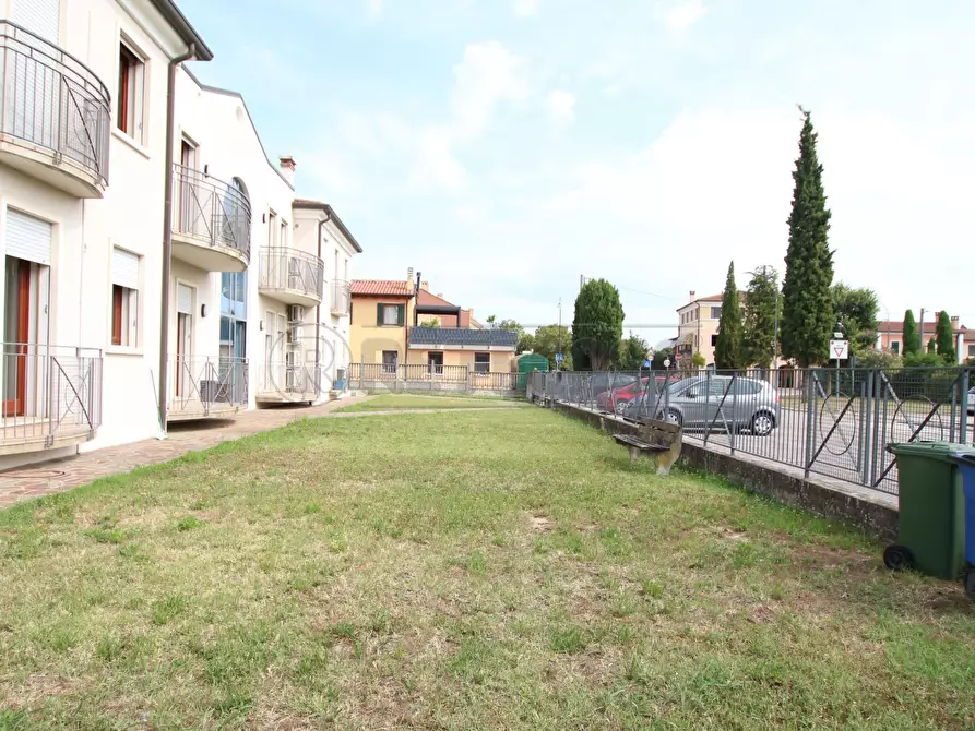 Immagine 25 di Bilocale in vendita  in Via Giovanni Falcone a Barbarano Mossano