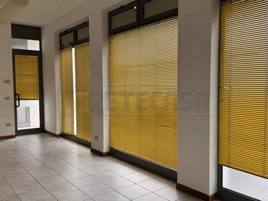 Immagine 3 di Locale commerciale in affitto  a Mirano