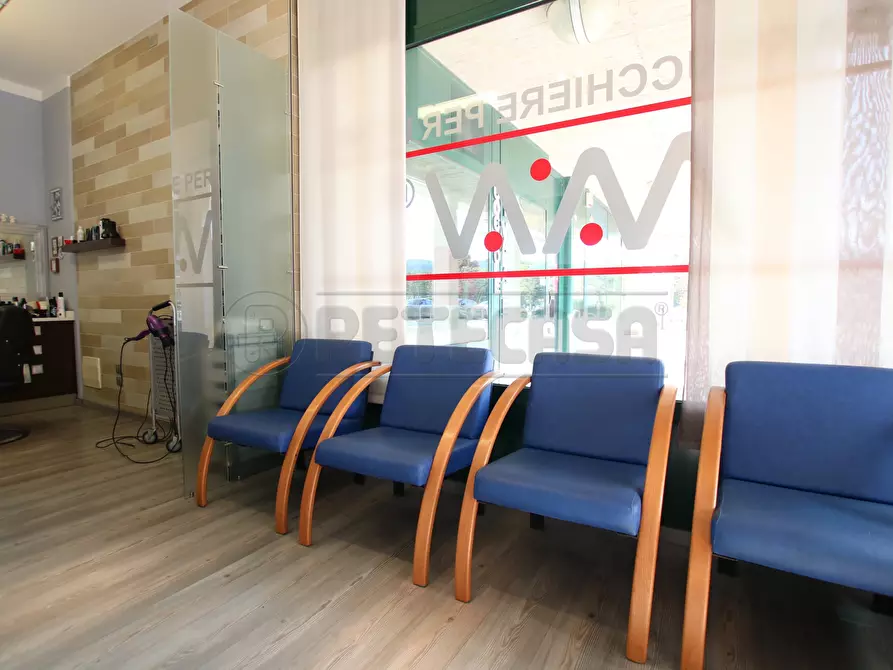 Immagine 4 di Attività commerciale in vendita  in Via Monte Lungo a Arcugnano