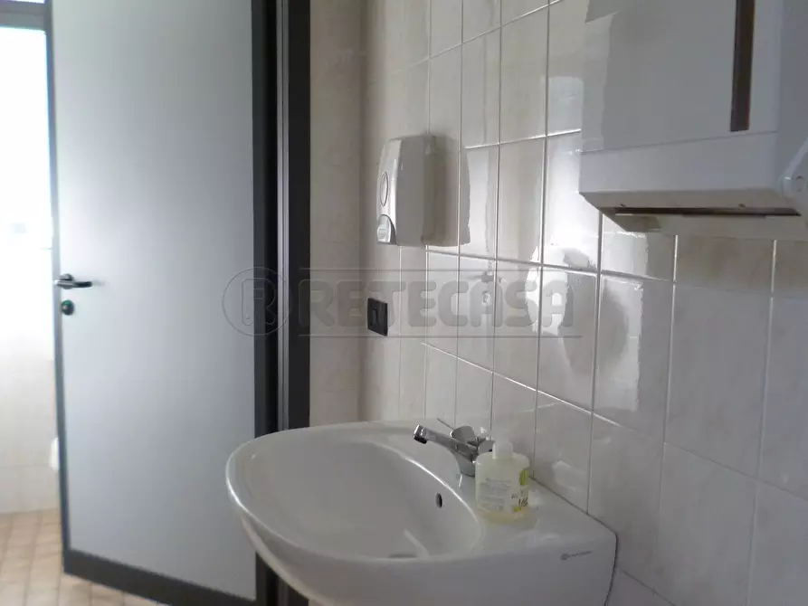 Immagine 4 di Attività artigianale in affitto  in via ca sordis 12/F a Montebello Vicentino