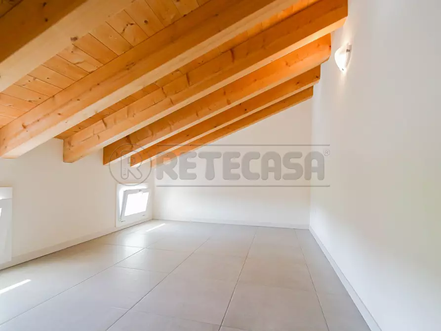 Immagine 29 di Porzione di casa in affitto  in VIA CAPITELLI 23 a Pozzoleone