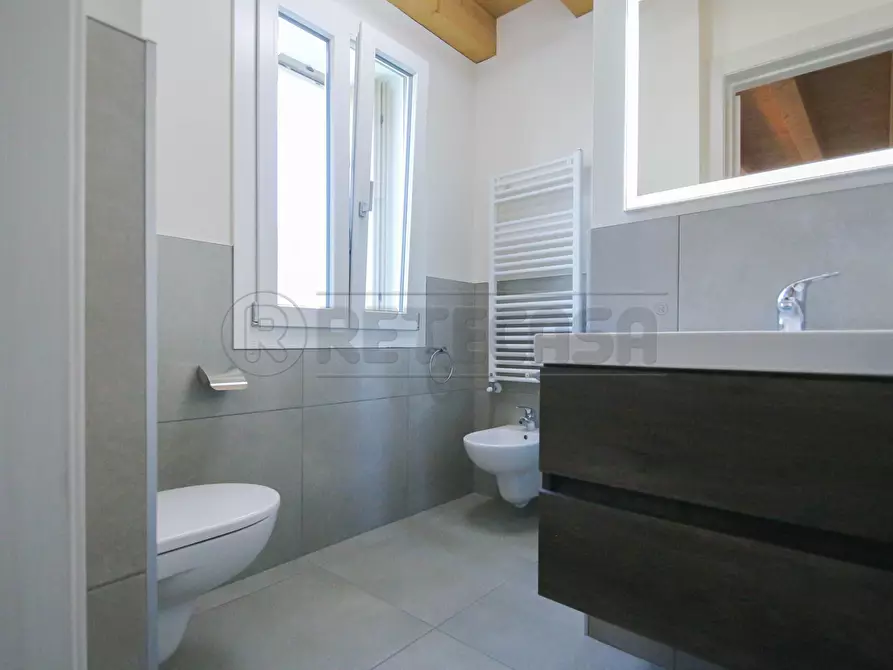 Immagine 19 di Porzione di casa in affitto  in VIA CAPITELLI 21 a Pozzoleone