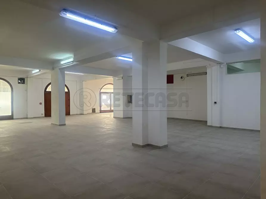 Immagine 17 di Locale commerciale in affitto  a Mazara Del Vallo