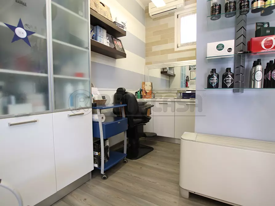 Immagine 12 di Attività commerciale in vendita  in Via Monte Lungo a Arcugnano