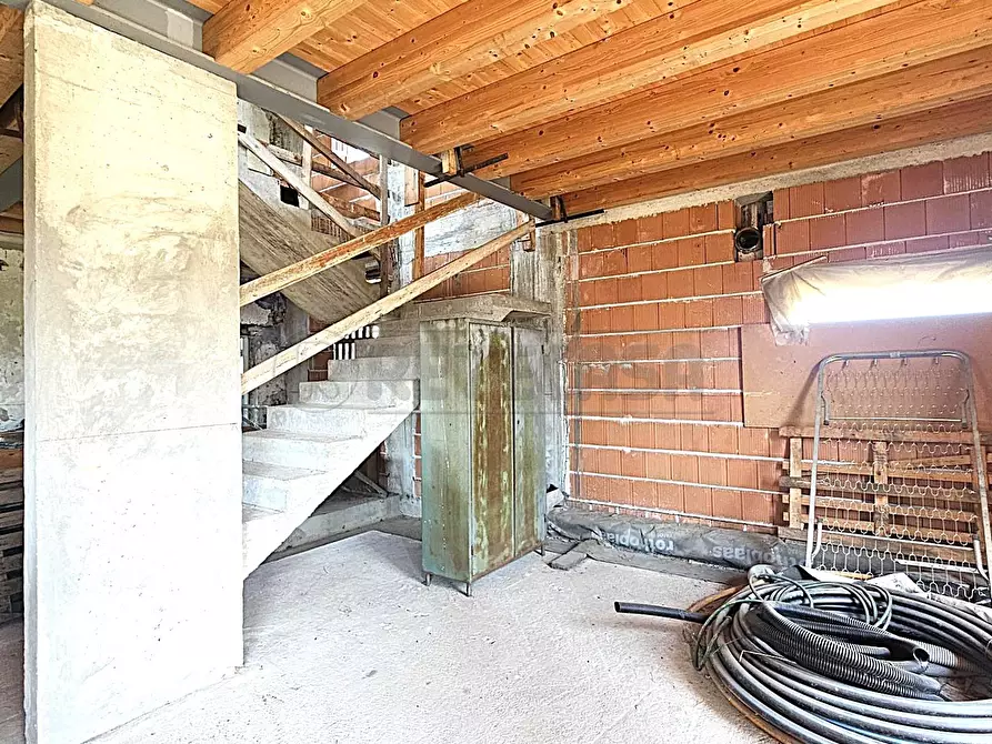 Immagine 2 di Casa indipendente in vendita  a Monticello Conte Otto