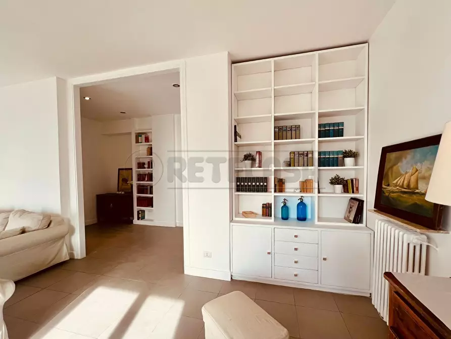 Immagine 5 di Quadrilocale in affitto  in Lungomare Cristoforo Colombo 39 a Salerno