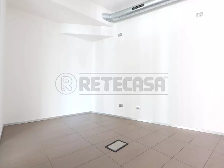 Immagine 11 di Locale commerciale in affitto  in Via G marconi 5 a Altavilla Vicentina