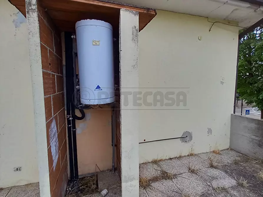 Immagine 14 di Locale commerciale in vendita  in Via Cà Montanare 2 a Barbarano Mossano