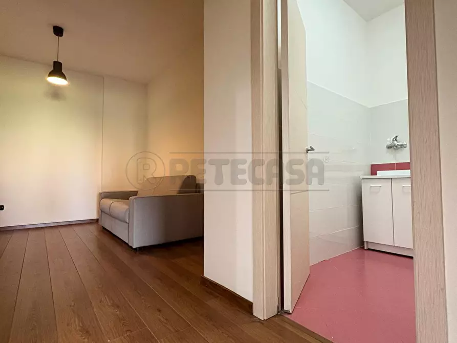 Immagine 14 di Bilocale in affitto  in Viale Carlo III a San Nicola La Strada