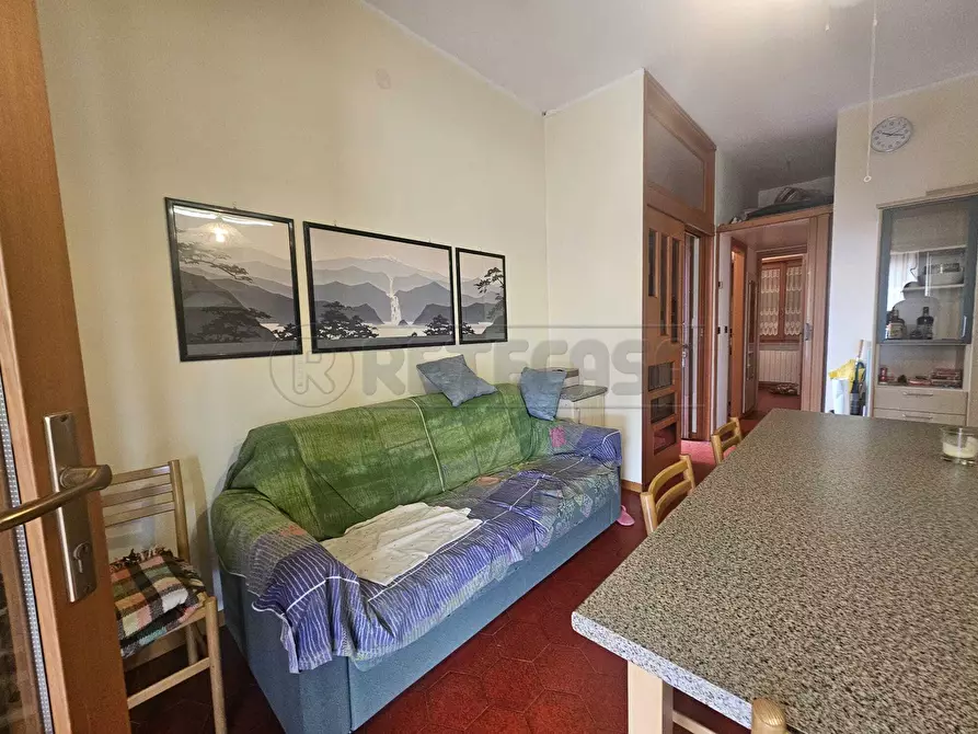 Immagine 39 di Trilocale in vendita  a Bardolino