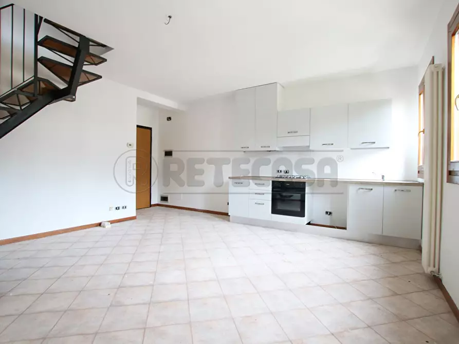 Immagine 3 di Appartamento in affitto  in Strada del tormeno a Vicenza