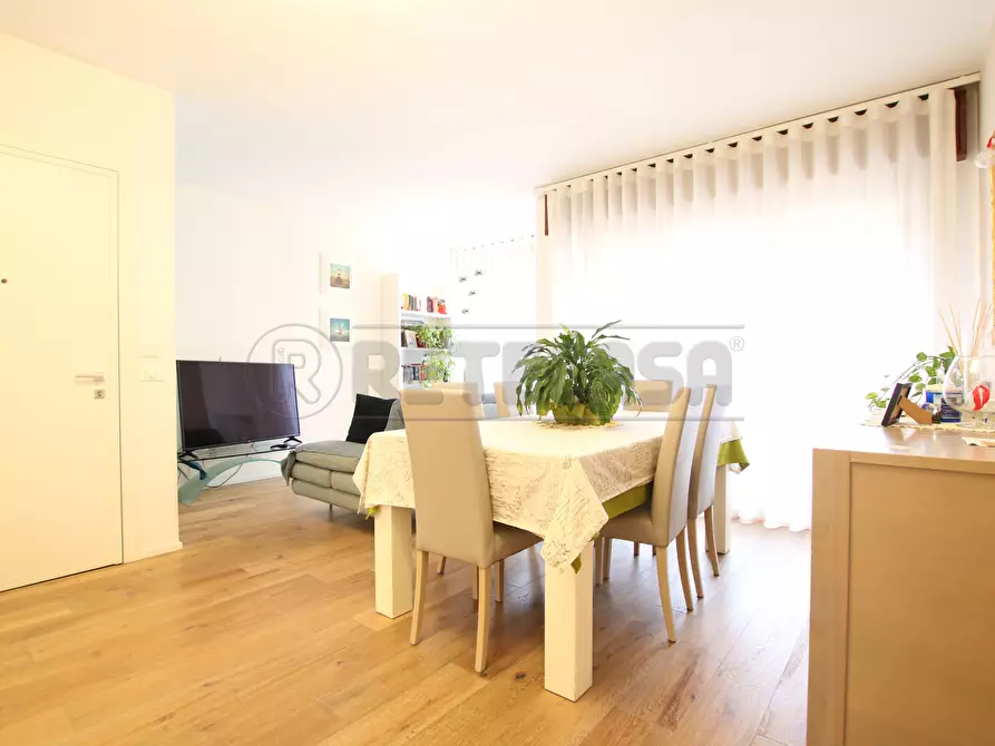 Immagine 1 di Bilocale in vendita  in corso padova 109 a Vicenza