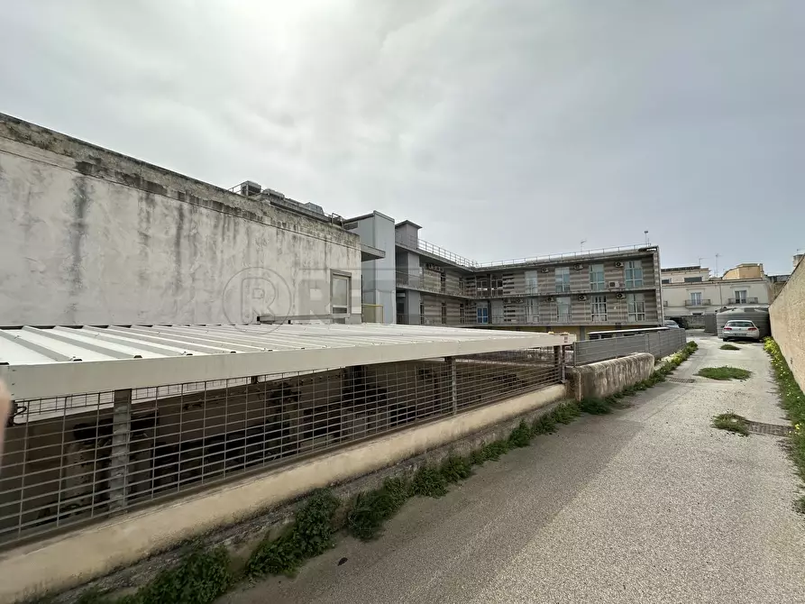 Immagine 4 di Locale commerciale in vendita  a Mazara Del Vallo