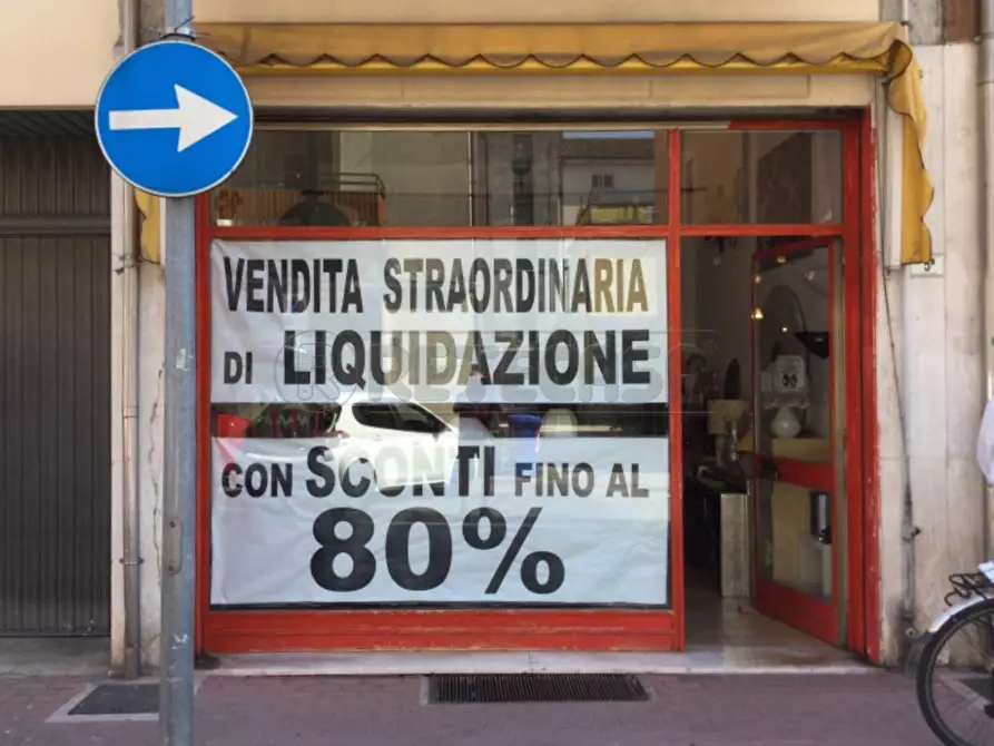 Immagine 1 di Locale commerciale in vendita  a Montecchio Maggiore
