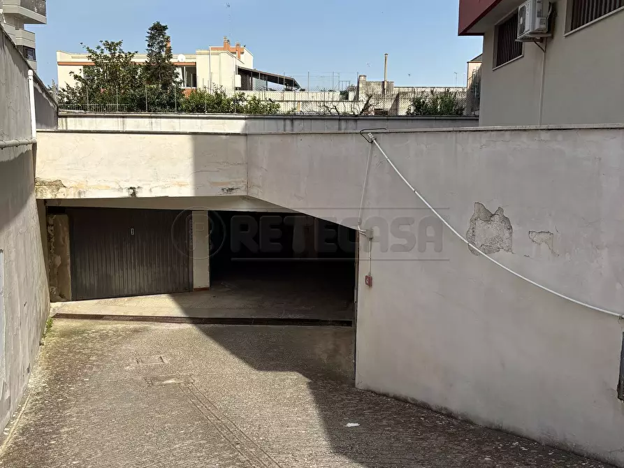 Immagine 2 di Garage in vendita  in Piazza Vittorio Bachelet 25 a Maglie